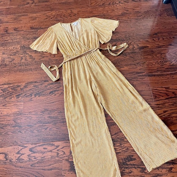 Band of Gypsies Pants - Band of Gypsies Jumpsuit Short Sleeve Surplice Tie Waist Yellow Stripes Size M
